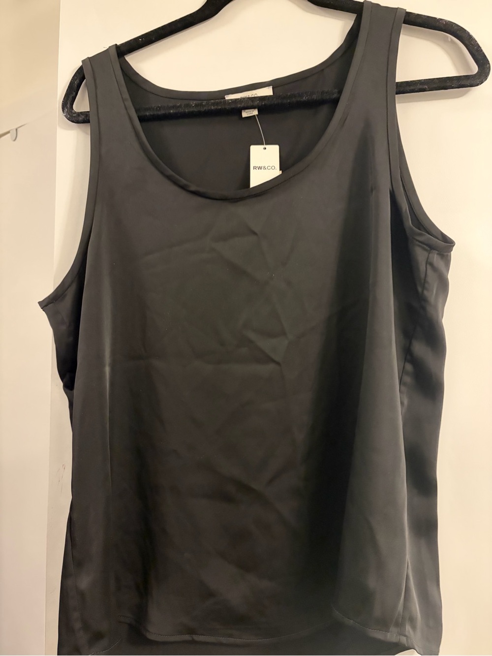 Women's Black Sleeveless Scoop Neck Tank Top